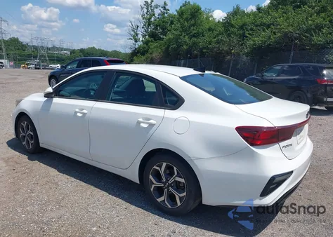2021 Kia Forte Lxs z USA, uszkodzony, nr VIN 3KPF24ADXME343876